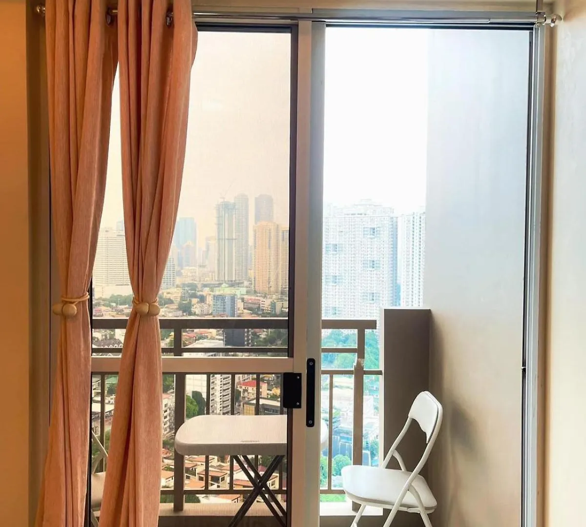 Prisma Residences By La Casa Staycation Pasig City 0*,  Filipiny