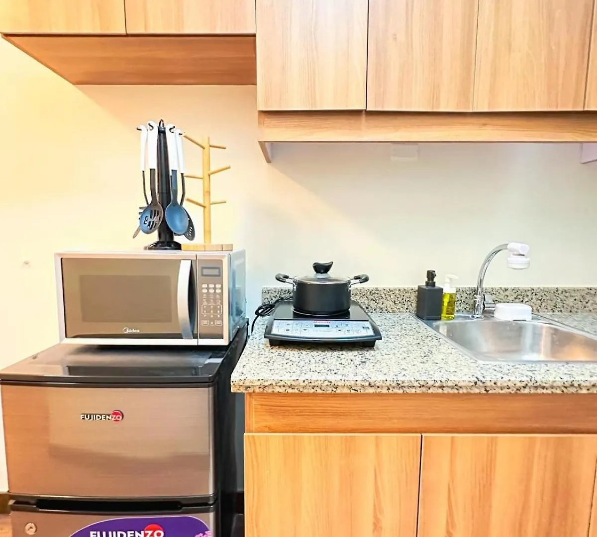 Prisma Residences By La Casa Staycation Pasig City